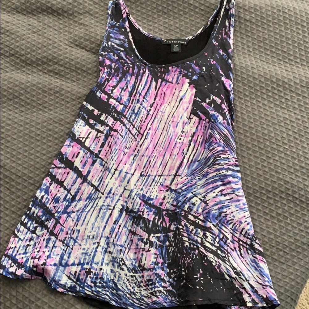 patterned tank